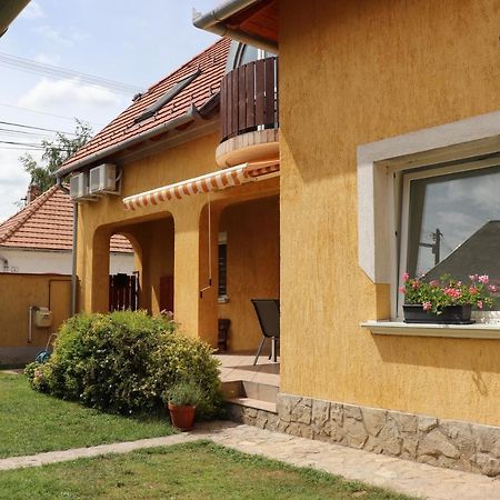 B6 Apartman Veszprem Exterior photo