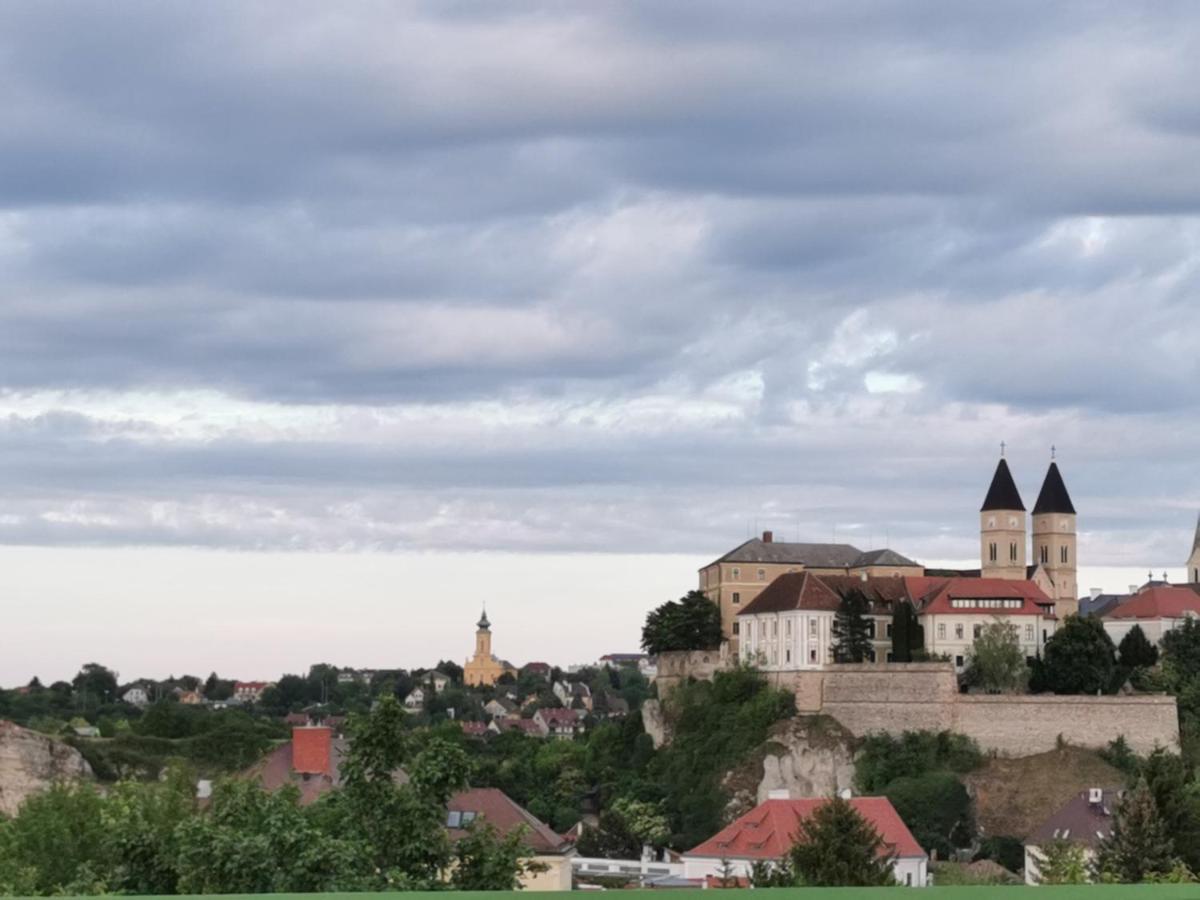 B6 Apartman Veszprem Exterior photo