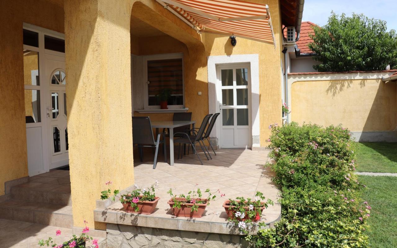 B6 Apartman Veszprem Exterior photo