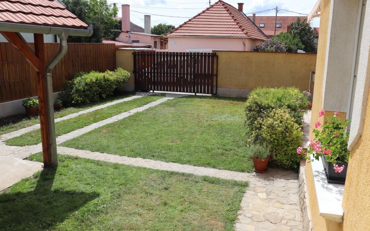 B6 Apartman Veszprem Exterior photo